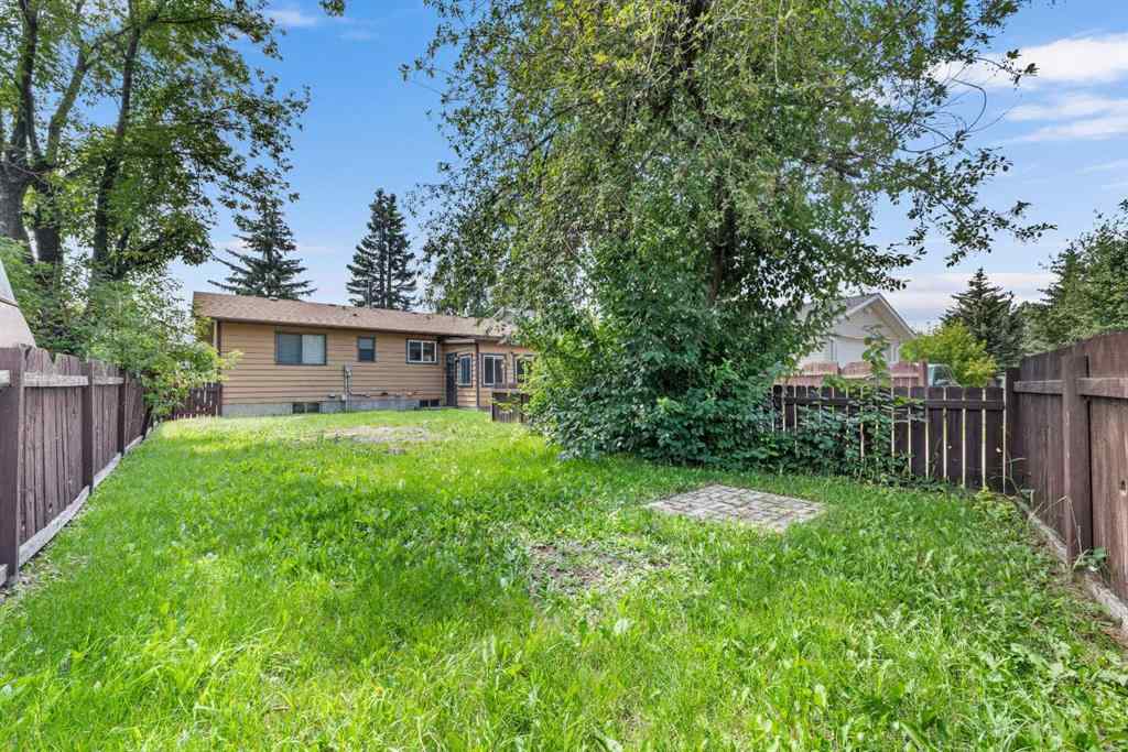MLS® A2241080 - 36 Brentwood Drive E in Maplewood Strathmore, Residential