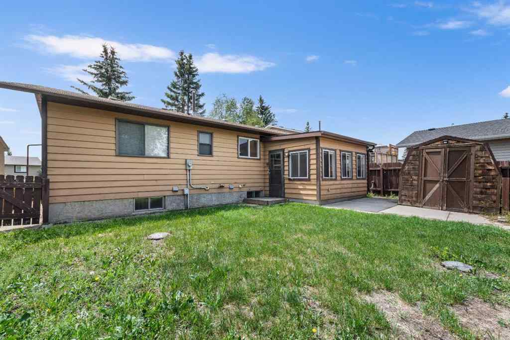 MLS® A2241080 - 36 Brentwood Drive E in Maplewood Strathmore, Residential