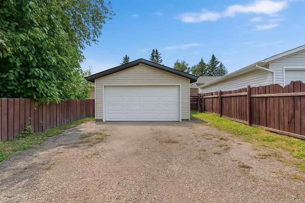 MLS® A2241080 - 36 Brentwood Drive E in Maplewood Strathmore, Residential