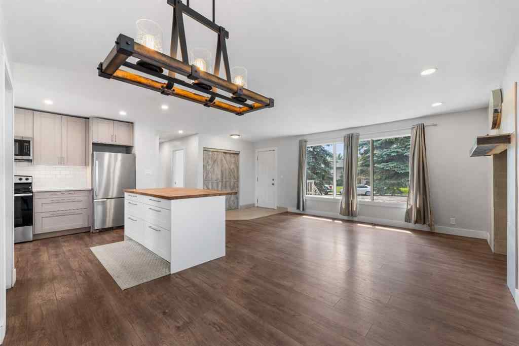 MLS® A2241080 - 36 Brentwood Drive E in Maplewood Strathmore, Residential