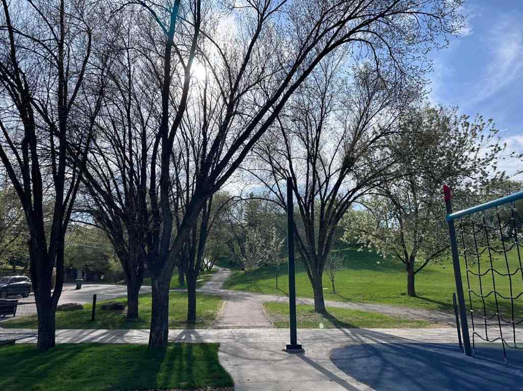 MLS® A2241081 - Unit #2 2415 14A Street SW in Bankview Calgary, Residential