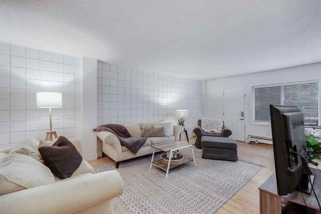 MLS® A2241083 - Unit #6 3208 19 Street NW in Collingwood Calgary, Residential