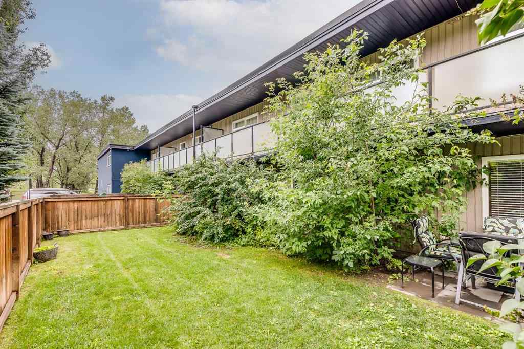 MLS® A2241083 - Unit #6 3208 19 Street NW in Collingwood Calgary, Residential