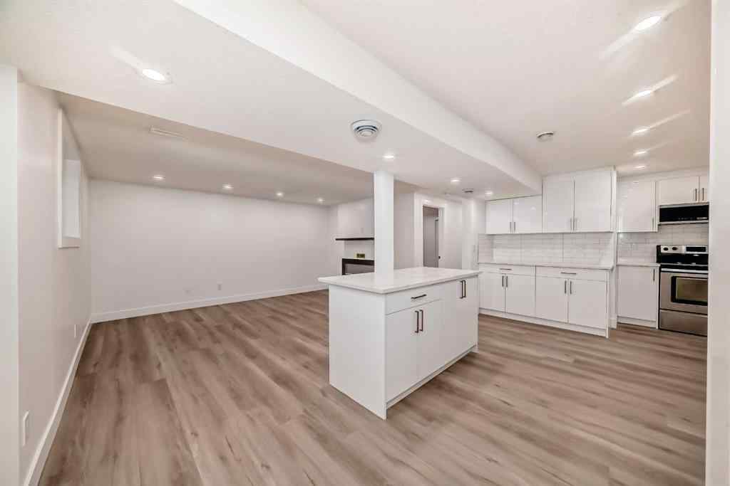 MLS® A2241095 - 304 Huntbourne Hill NE in Huntington Hills Calgary, Residential