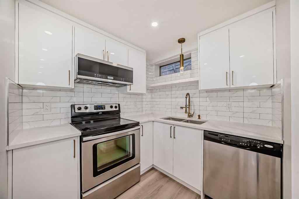 MLS® A2241095 - 304 Huntbourne Hill NE in Huntington Hills Calgary, Residential