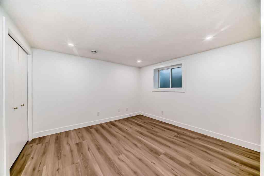 MLS® A2241095 - 304 Huntbourne Hill NE in Huntington Hills Calgary, Residential