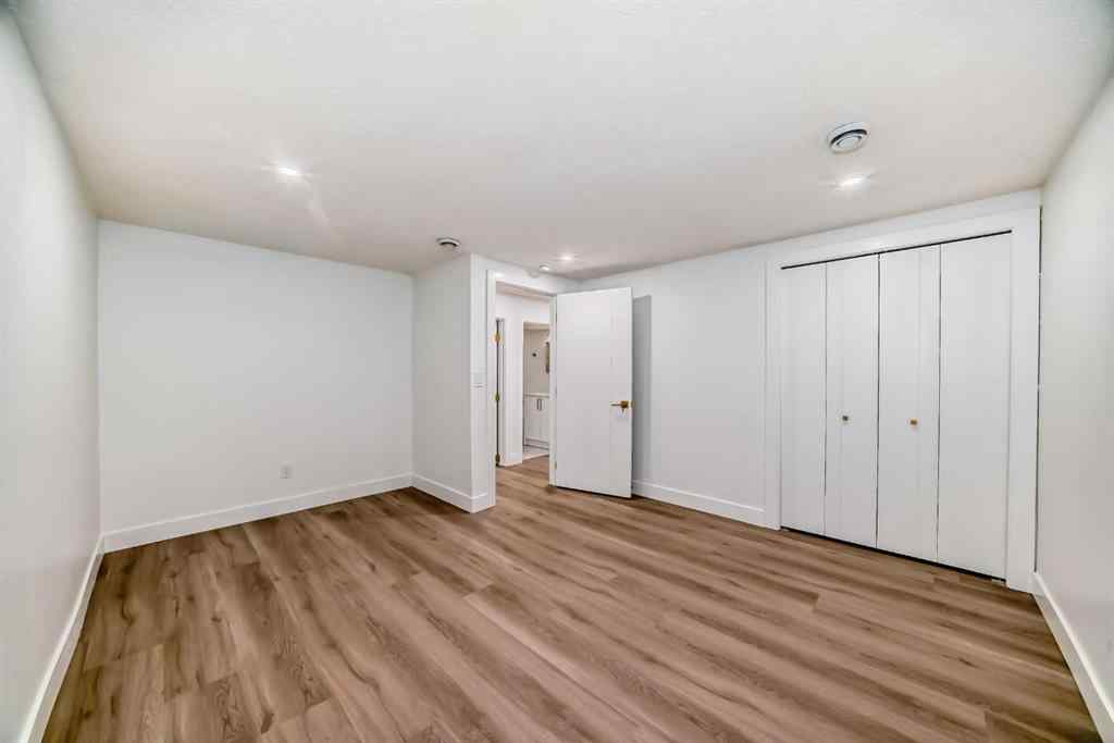 MLS® A2241095 - 304 Huntbourne Hill NE in Huntington Hills Calgary, Residential