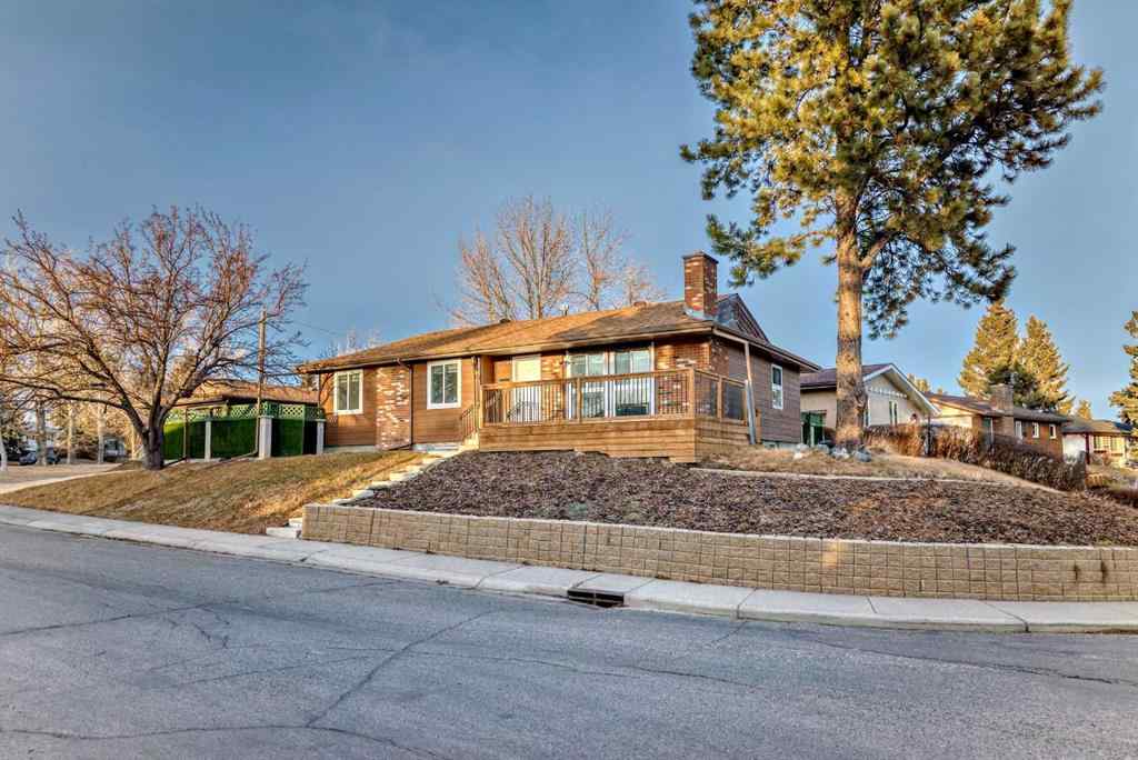 MLS® A2241095 - 304 Huntbourne Hill NE in Huntington Hills Calgary, Residential