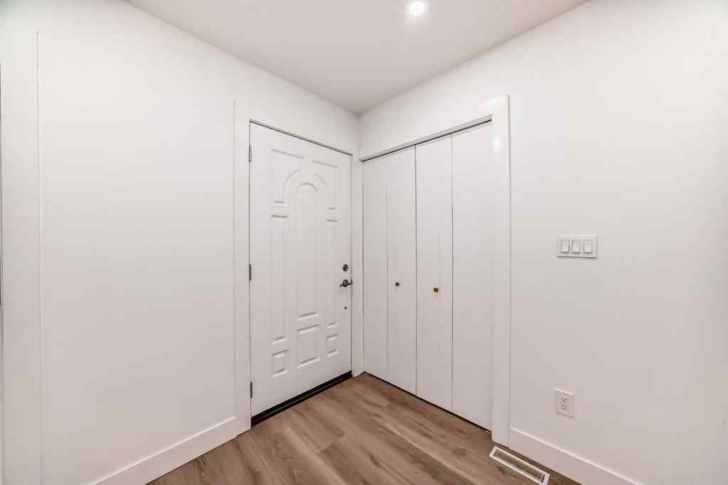 MLS® A2241095 - 304 Huntbourne Hill NE in Huntington Hills Calgary, Residential