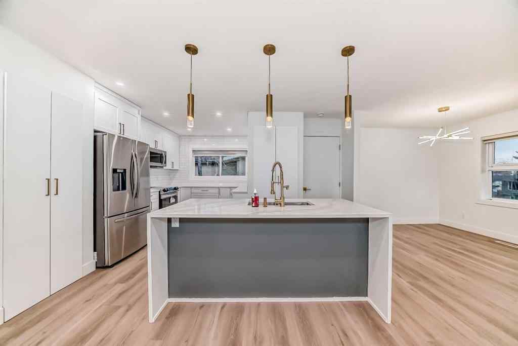 MLS® A2241095 - 304 Huntbourne Hill NE in Huntington Hills Calgary, Residential