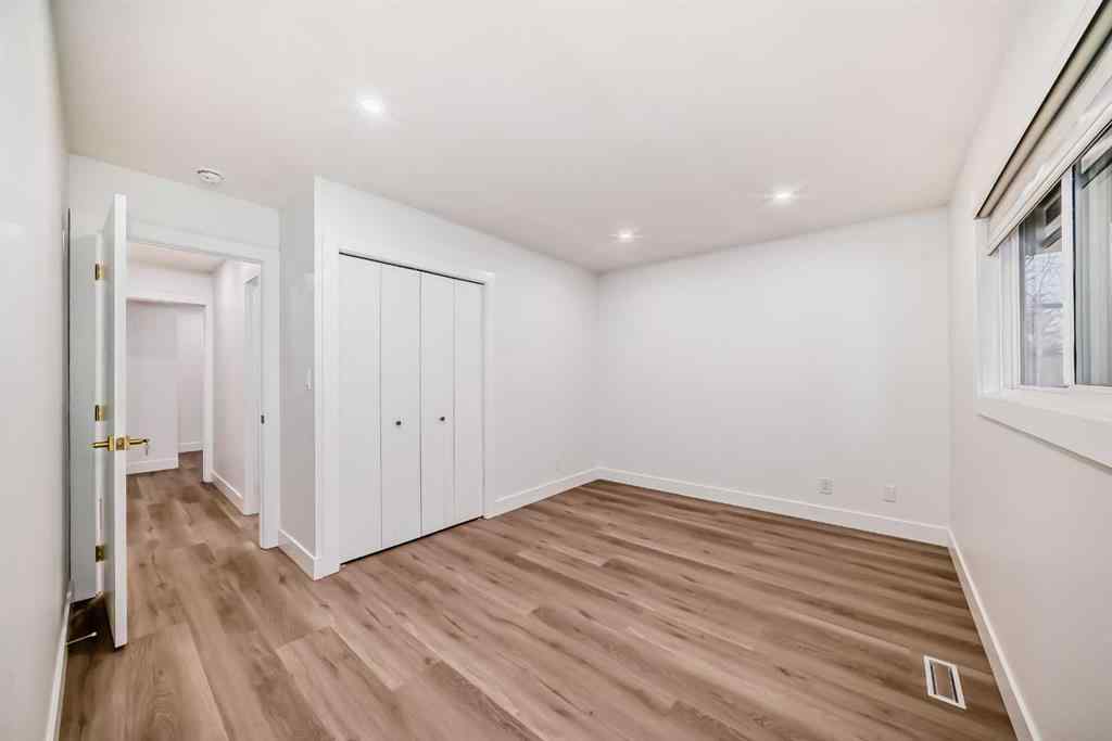 MLS® A2241095 - 304 Huntbourne Hill NE in Huntington Hills Calgary, Residential