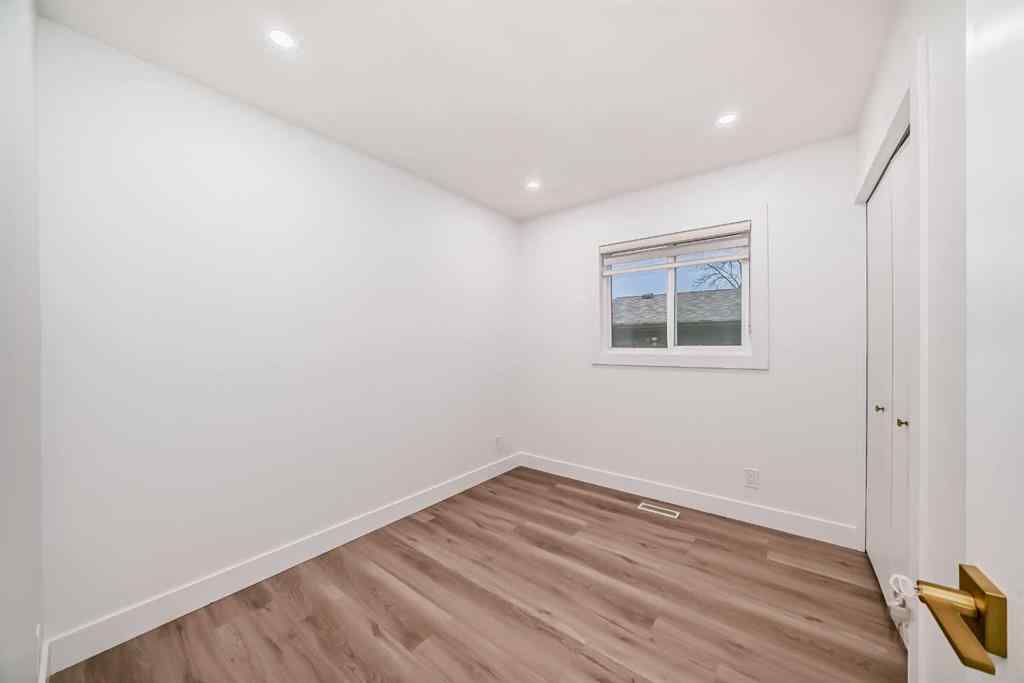 MLS® A2241095 - 304 Huntbourne Hill NE in Huntington Hills Calgary, Residential