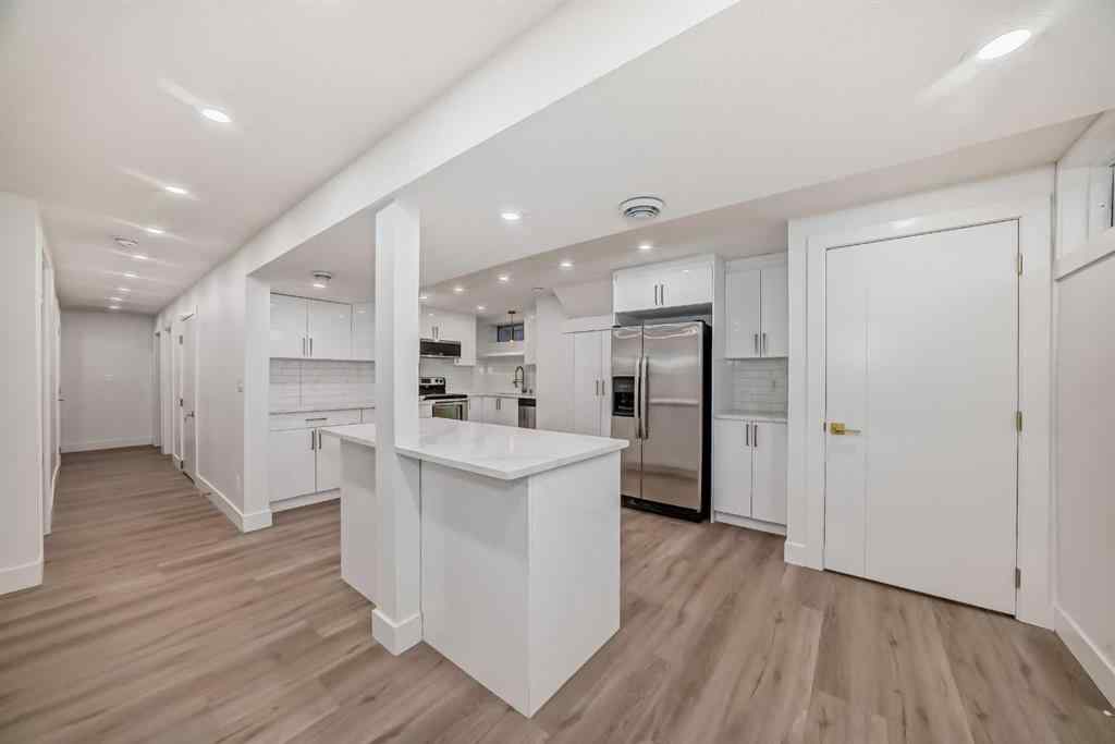 MLS® A2241095 - 304 Huntbourne Hill NE in Huntington Hills Calgary, Residential