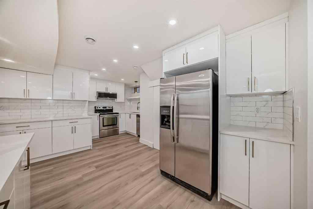 MLS® A2241095 - 304 Huntbourne Hill NE in Huntington Hills Calgary, Residential