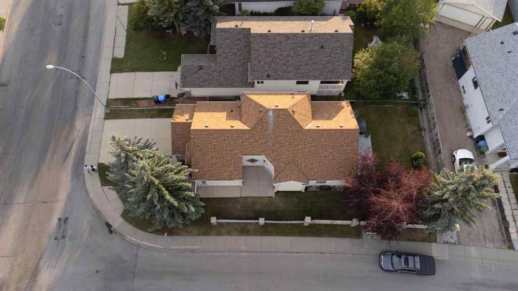 MLS® A2241112 - 106 Somerset Drive SW in Somerset Calgary, Residential