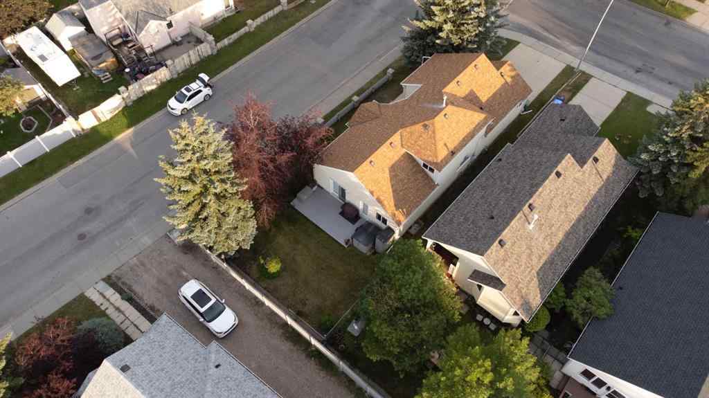 MLS® A2241112 - 106 Somerset Drive SW in Somerset Calgary, Residential