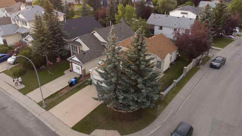 MLS® A2241112 - 106 Somerset Drive SW in Somerset Calgary, Residential