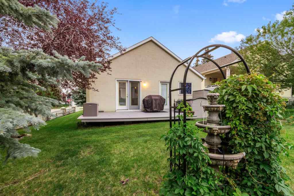 MLS® A2241112 - 106 Somerset Drive SW in Somerset Calgary, Residential