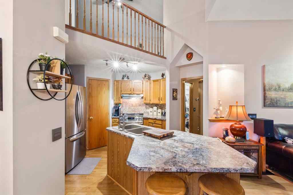 MLS® A2241112 - 106 Somerset Drive SW in Somerset Calgary, Residential