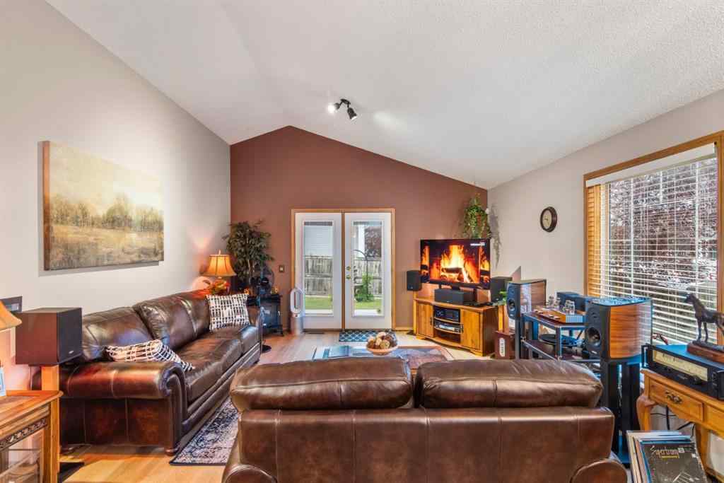 MLS® A2241112 - 106 Somerset Drive SW in Somerset Calgary, Residential