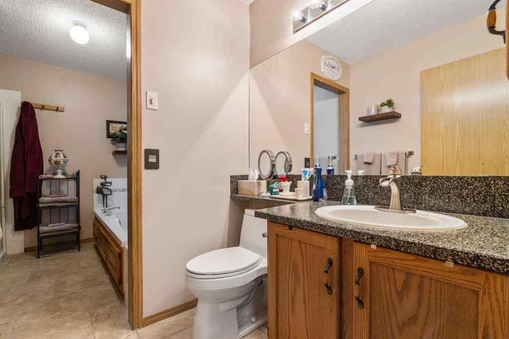 MLS® A2241112 - 106 Somerset Drive SW in Somerset Calgary, Residential