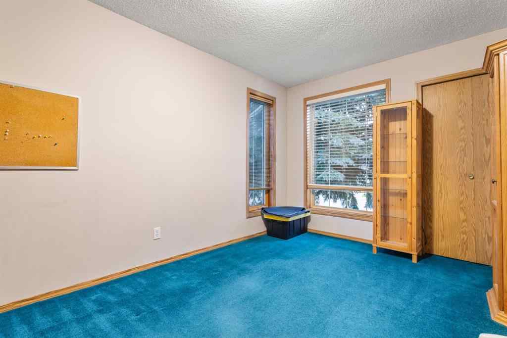 MLS® A2241112 - 106 Somerset Drive SW in Somerset Calgary, Residential