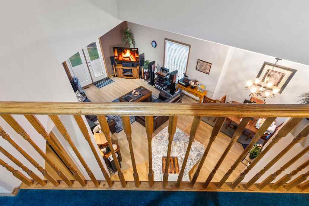 MLS® A2241112 - 106 Somerset Drive SW in Somerset Calgary, Residential