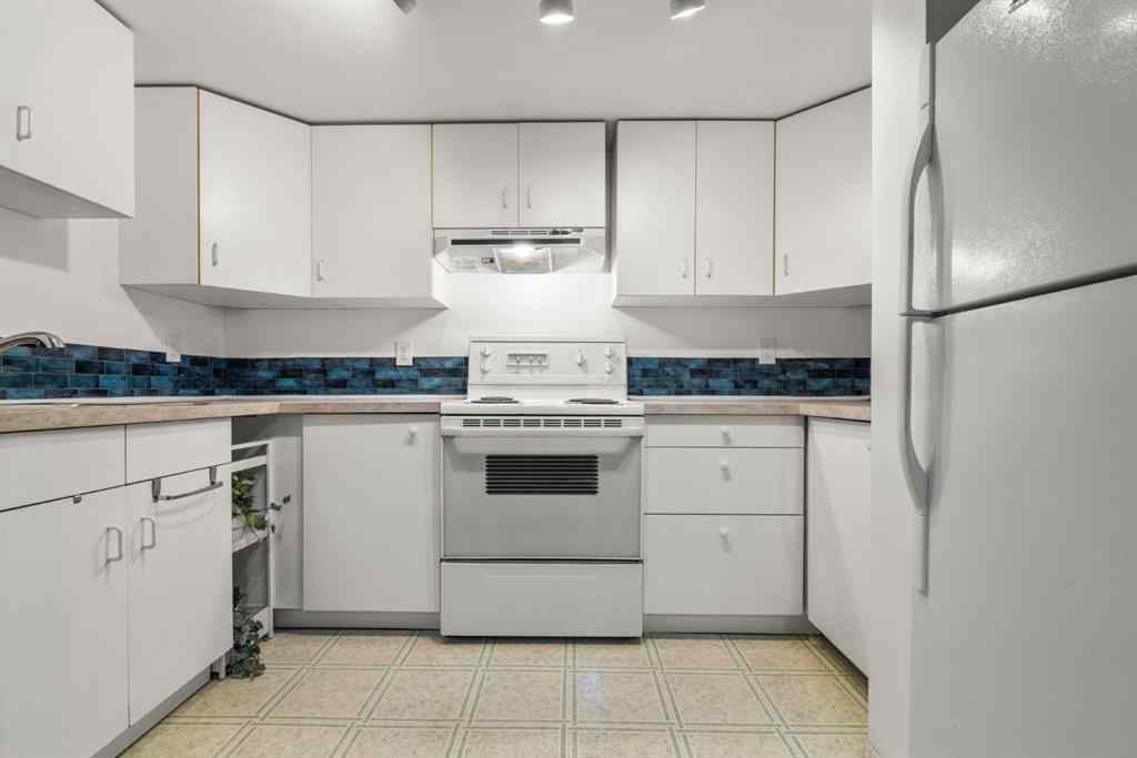 MLS® A2241112 - 106 Somerset Drive SW in Somerset Calgary, Residential