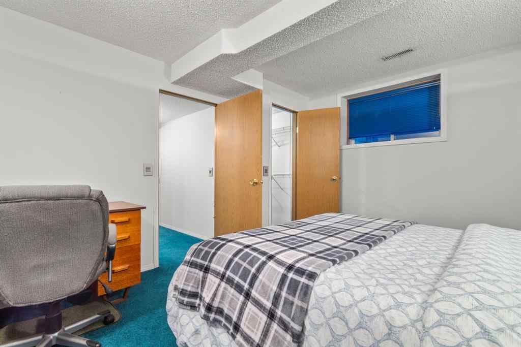 MLS® A2241112 - 106 Somerset Drive SW in Somerset Calgary, Residential