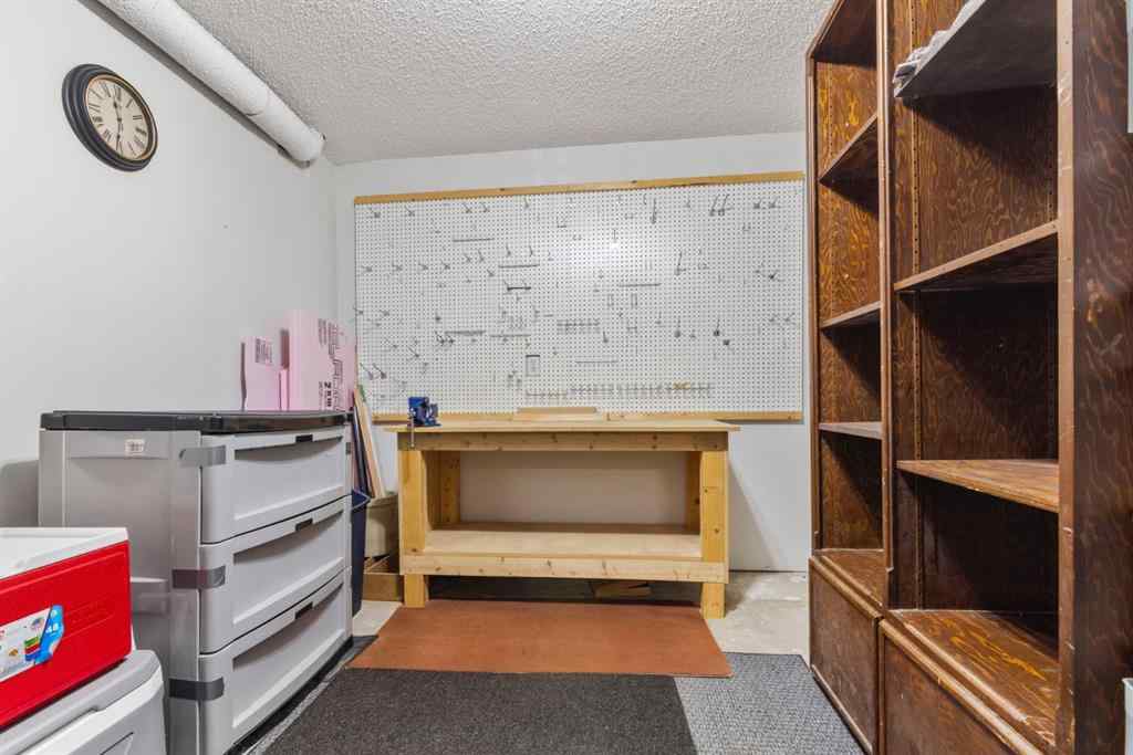 MLS® A2241112 - 106 Somerset Drive SW in Somerset Calgary, Residential