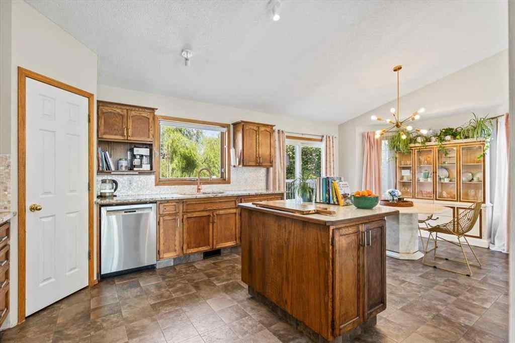 MLS® A2241121 - 185 Westchester Way  in Chesterview Estates Chestermere, Residential