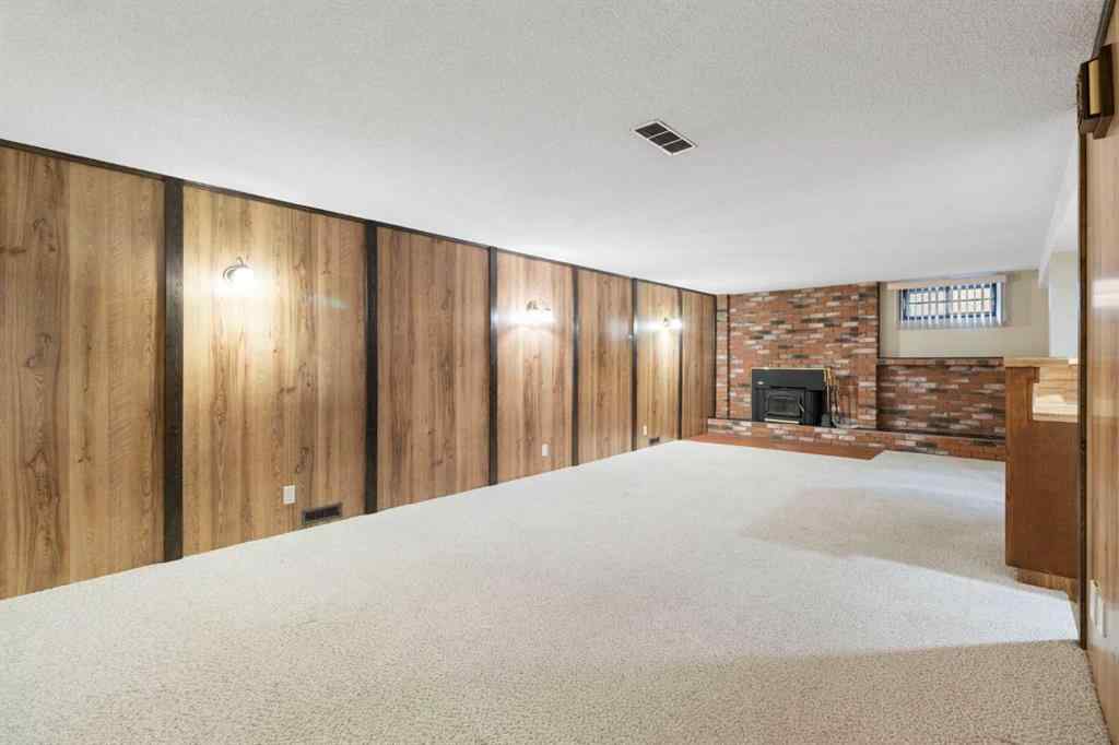 MLS® A2241129 - 5003 Vantage Crescent NW in Varsity Calgary, Residential