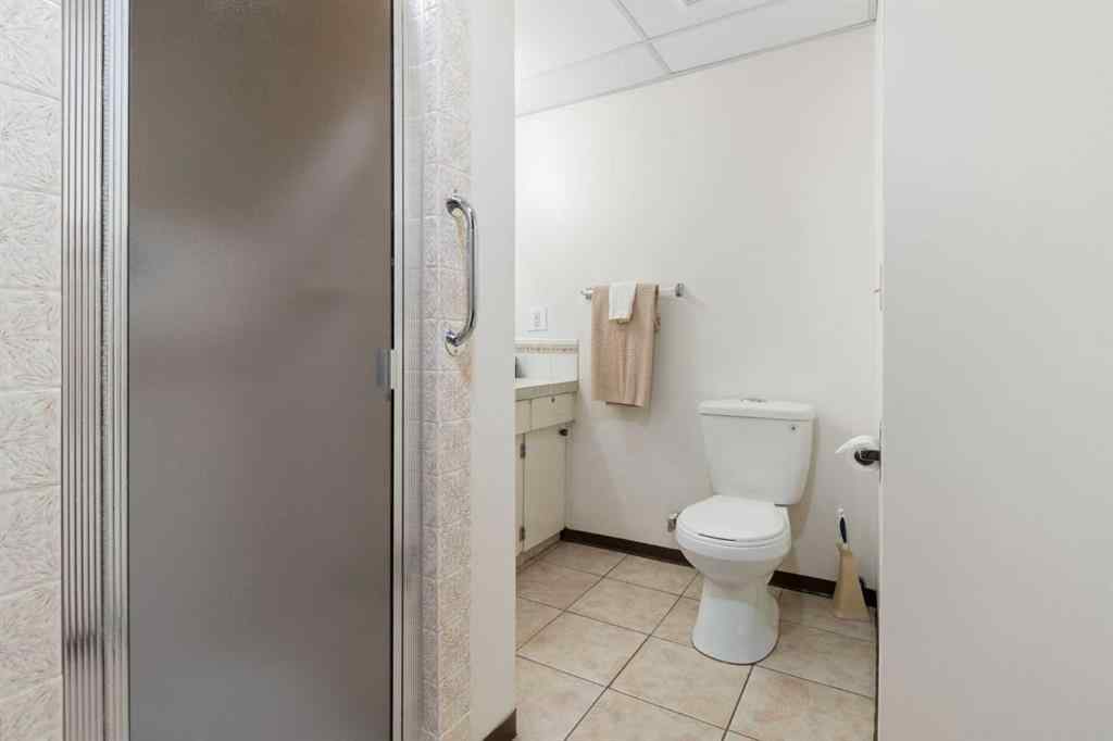 MLS® A2241129 - 5003 Vantage Crescent NW in Varsity Calgary, Residential