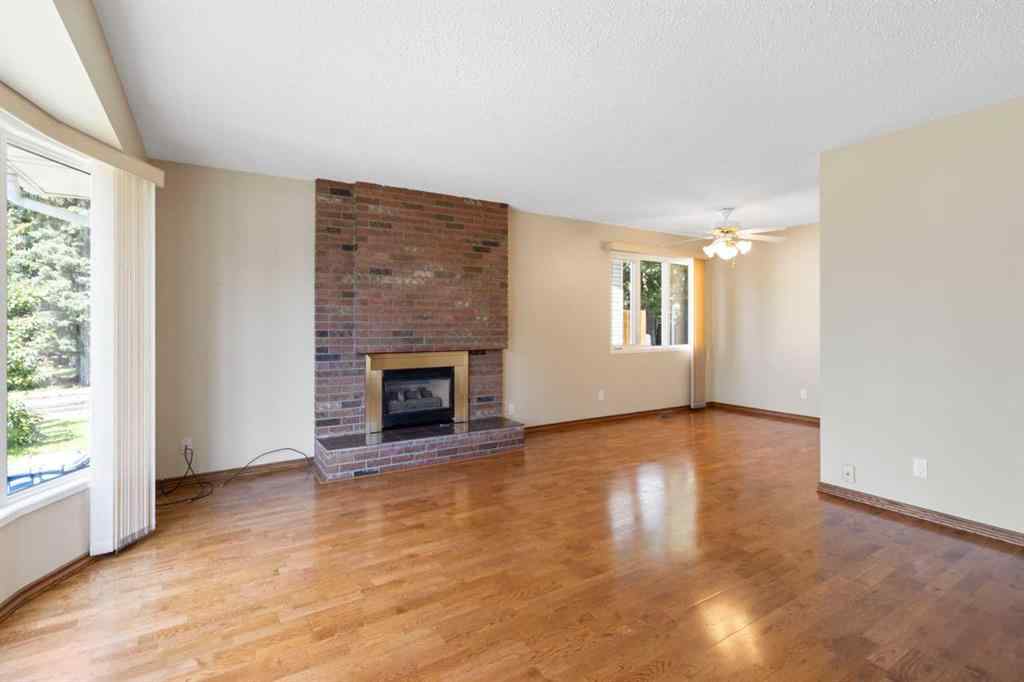 MLS® A2241129 - 5003 Vantage Crescent NW in Varsity Calgary, Residential