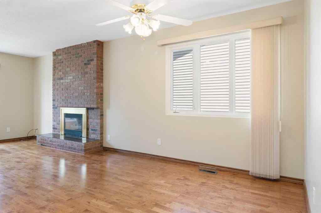 MLS® A2241129 - 5003 Vantage Crescent NW in Varsity Calgary, Residential