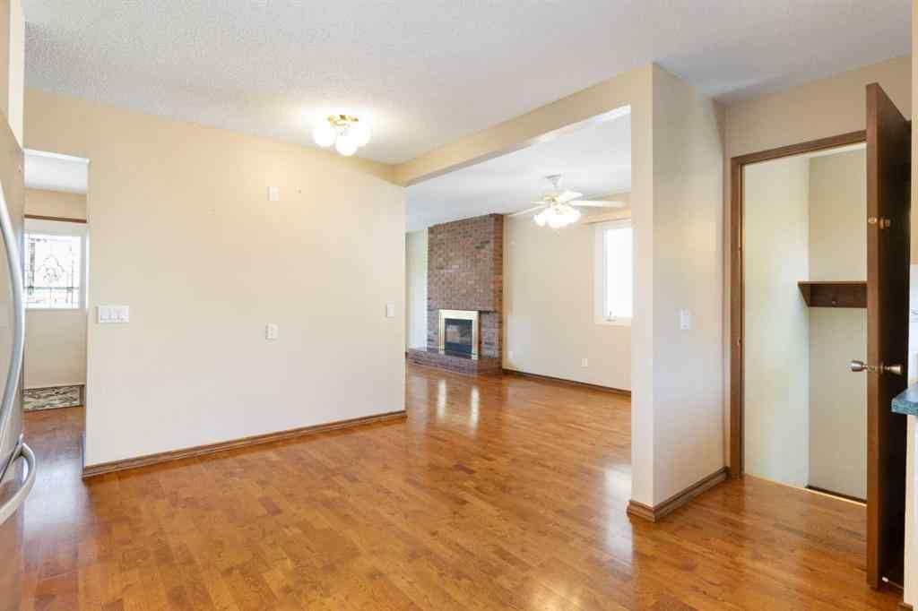 MLS® A2241129 - 5003 Vantage Crescent NW in Varsity Calgary, Residential
