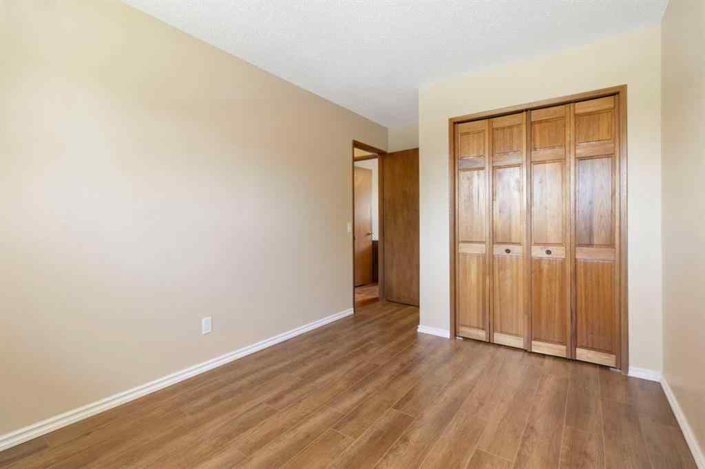 MLS® A2241129 - 5003 Vantage Crescent NW in Varsity Calgary, Residential