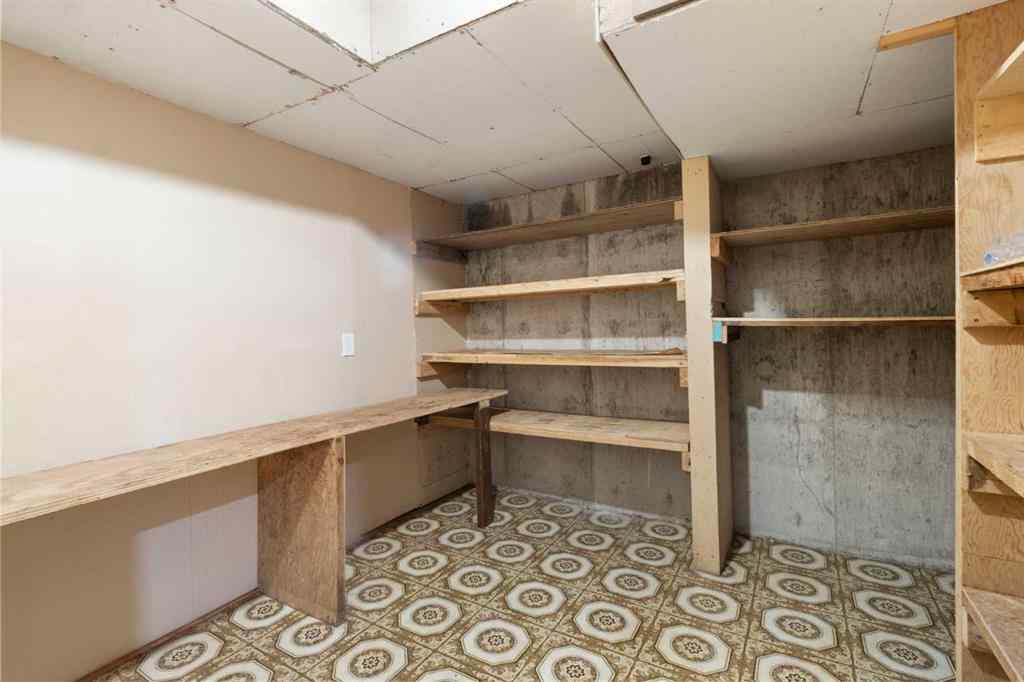 MLS® A2241129 - 5003 Vantage Crescent NW in Varsity Calgary, Residential