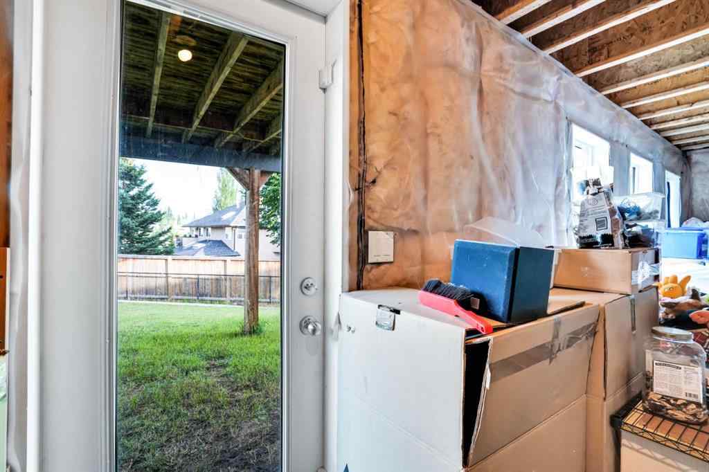 MLS® A2241148 - 28 Elmont Mews SW in Springbank Hill Calgary, Residential