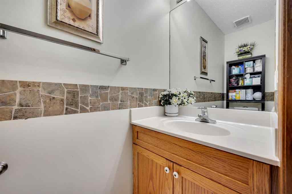 MLS® A2241153 - 166 Somerset Drive SW in Somerset Calgary, Residential