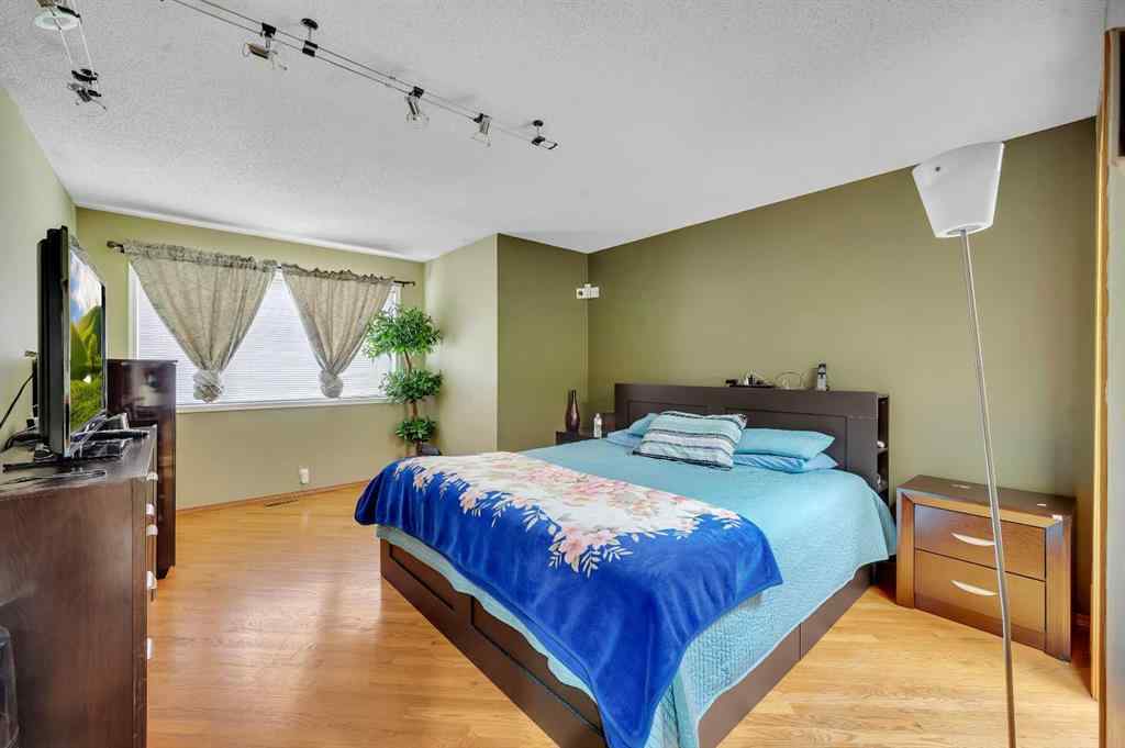 MLS® A2241153 - 166 Somerset Drive SW in Somerset Calgary, Residential