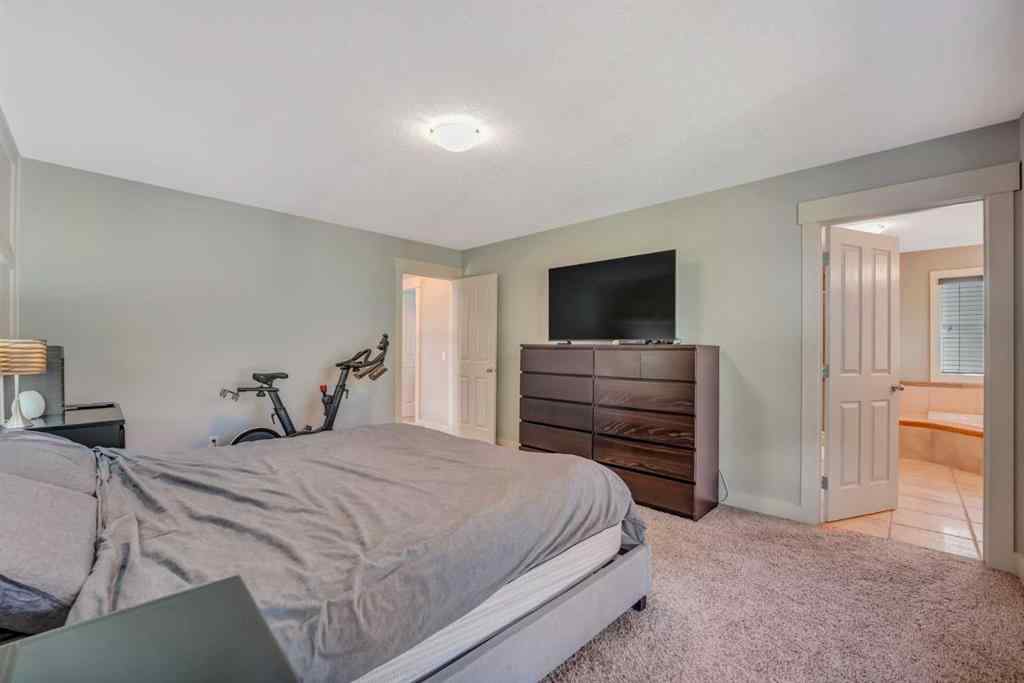 MLS® A2241206 - 105 Tremblant Place SW in Springbank Hill Calgary, Residential