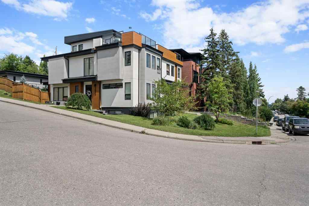 MLS® A2241215 - 3002 18 Street SW in South Calgary Calgary, Residential