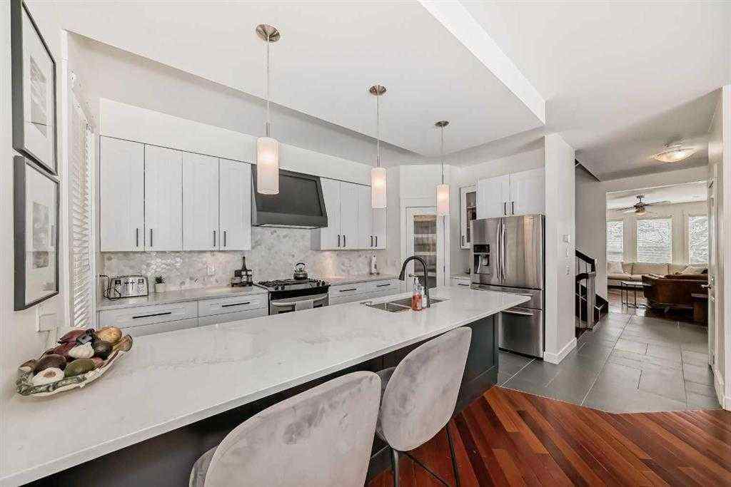 MLS® A2241215 - 3002 18 Street SW in South Calgary Calgary, Residential