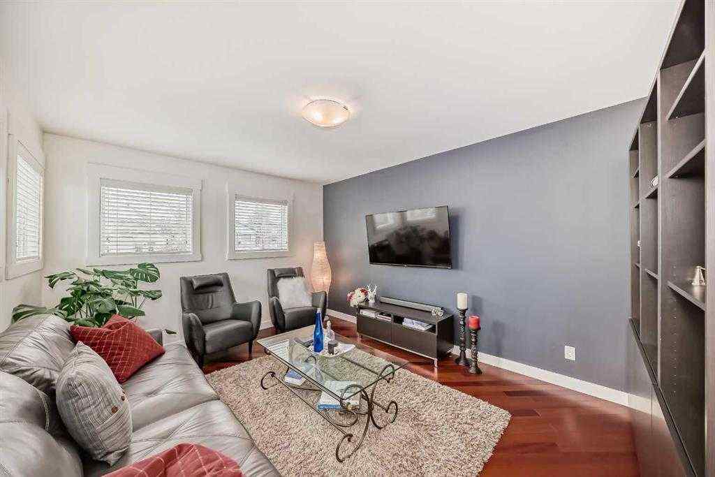 MLS® A2241215 - 3002 18 Street SW in South Calgary Calgary, Residential