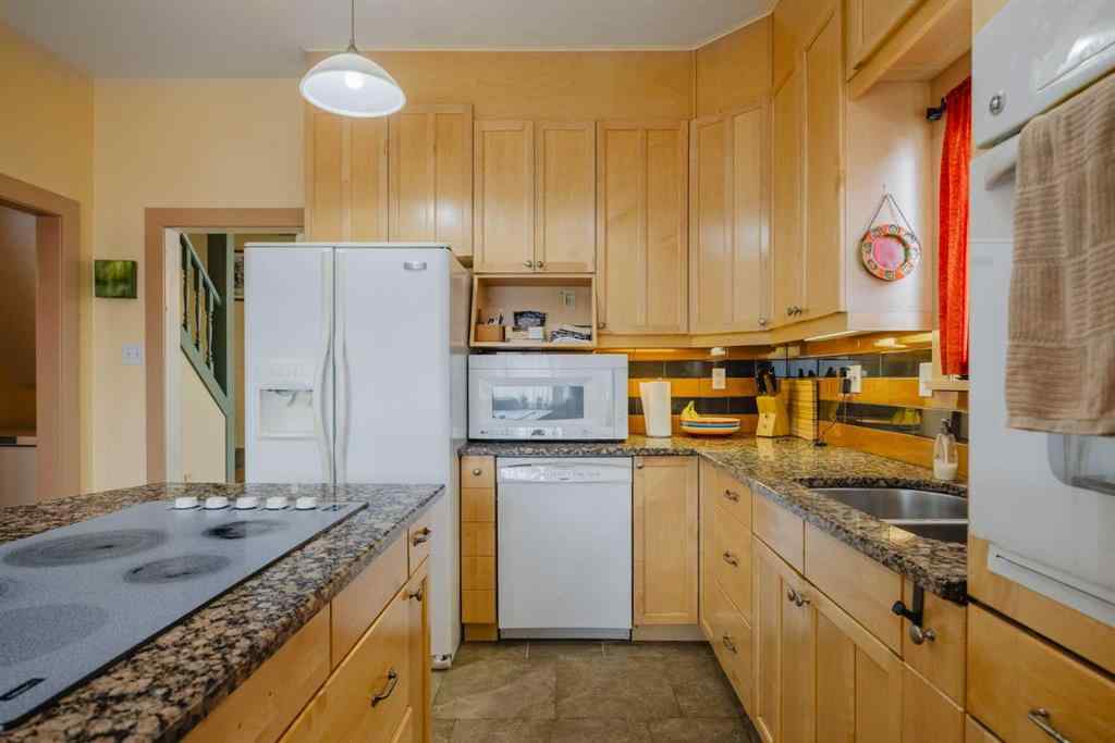 MLS® A2241221 - 15 Elma Street W in NONE Okotoks, Residential