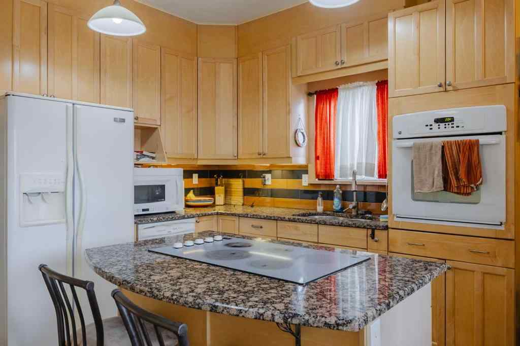 MLS® A2241221 - 15 Elma Street W in NONE Okotoks, Residential