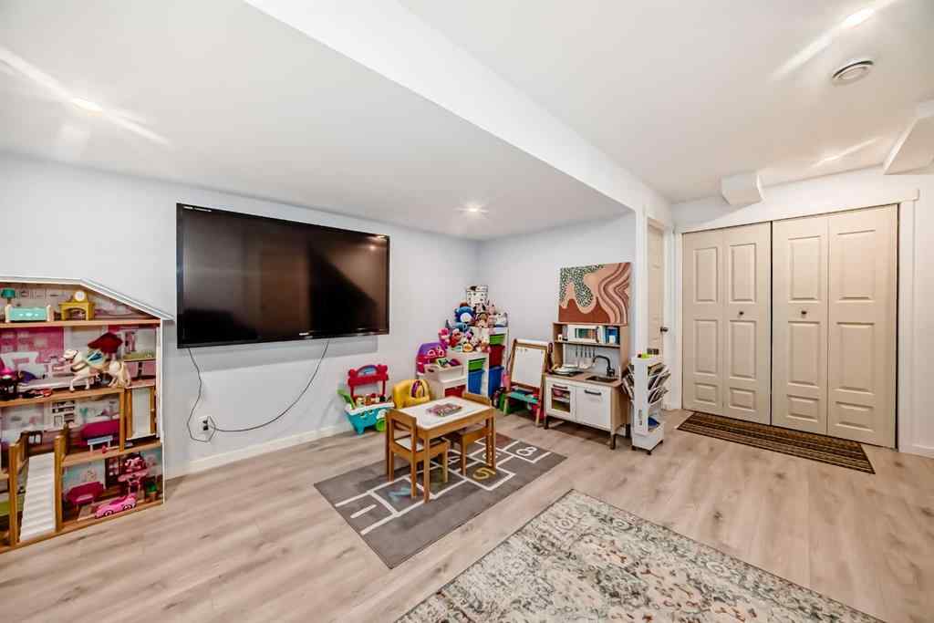 MLS® A2241222 - 43 Douglas Glen Park SE in Douglasdale/Glen Calgary, Residential