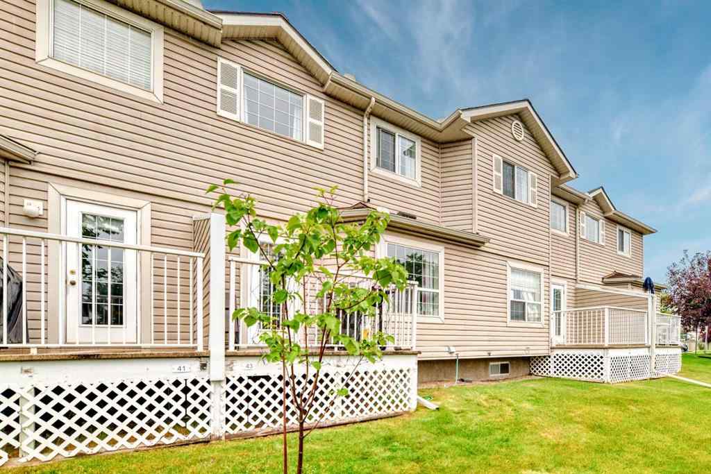 MLS® A2241222 - 43 Douglas Glen Park SE in Douglasdale/Glen Calgary, Residential