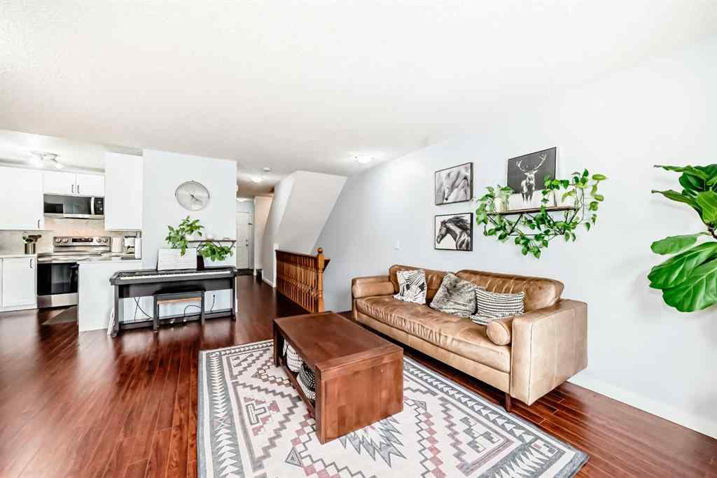 MLS® A2241222 - 43 Douglas Glen Park SE in Douglasdale/Glen Calgary, Residential